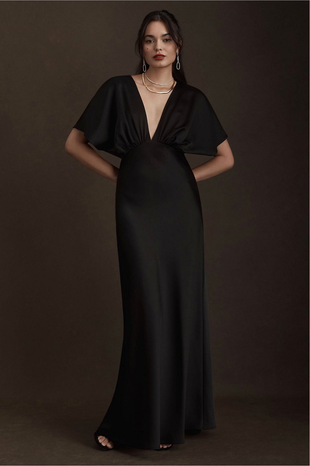 Đầm dự tiệc thiết kế xẻ tà đính ngọc màu đen | Đầm dự tiệc | Thời trang  châu á, Váy dễ thương, Phong cách thời trang